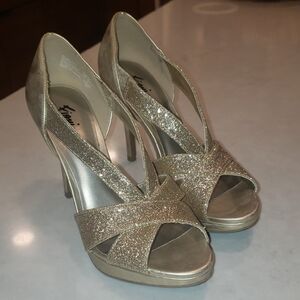 FIONI Clothing Glittering Gold Heels
